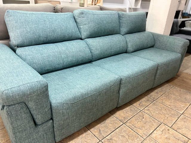 Precioso Sofá Italiano (verde agua) *663 672 150