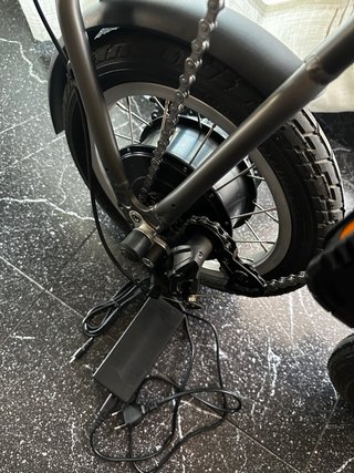Bicicleta eléctrica plegable con tres velocidades