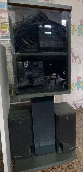 Equipo de sonido aiwa con mueble