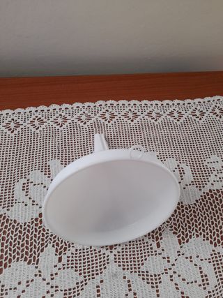 Imbuto in plastica nuovo diam 14 cm alto 15 cm