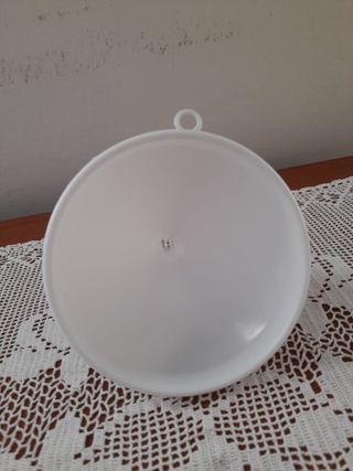 Imbuto in plastica nuovo diam 14 cm alto 15 cm