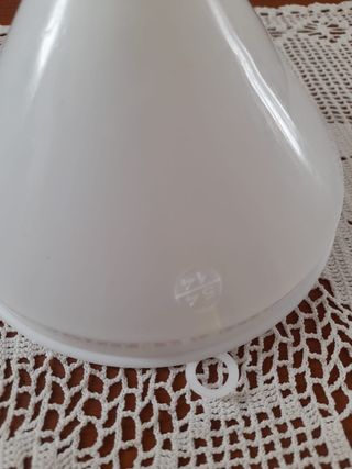 Imbuto in plastica nuovo diam 14 cm alto 15 cm