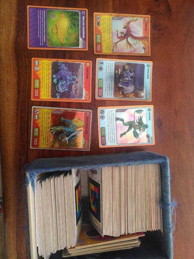 Cartas invizimals, pokemon y fantasy riders