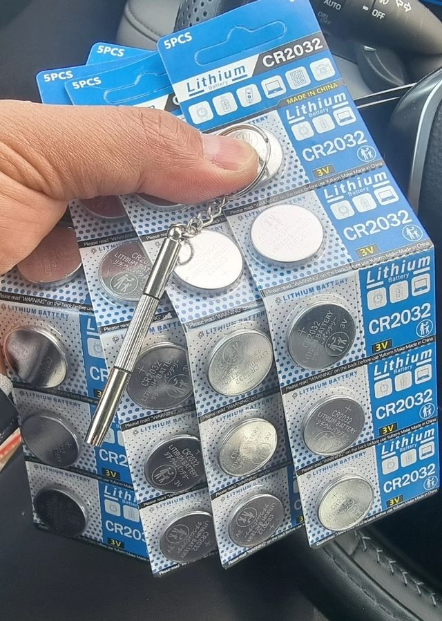 Pilas botón CR2032 nuevas