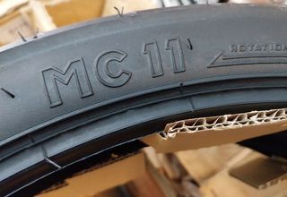 2 CUBIERTAS 2 1/2 X 17. 2.50 X 17 MITAS