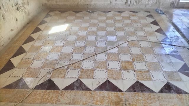 Loseta hidráulica antigua