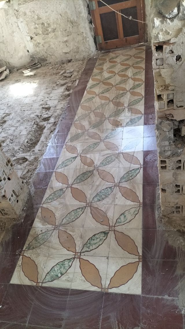 Loseta hidráulica antigua