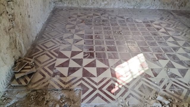 Loseta hidráulica antigua