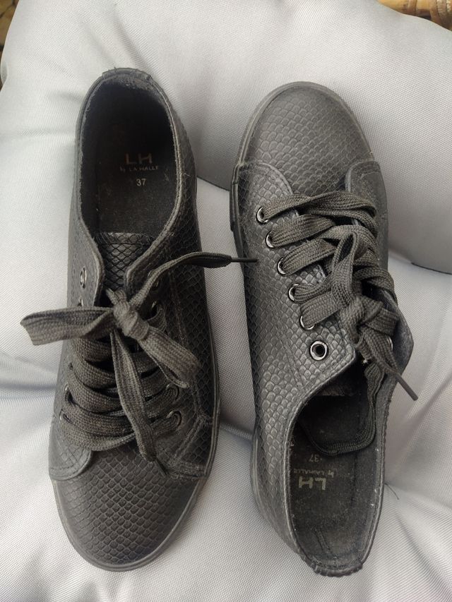 Zapatillas negras de LH talla 38