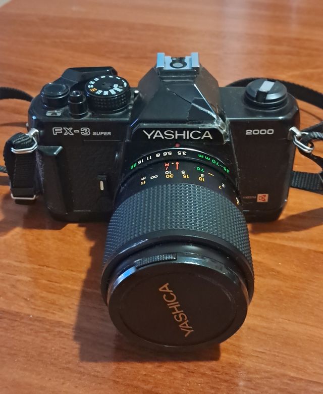 Yashica FX-3 Súper 2000