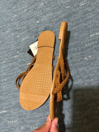 Sandalias planas de dedo ante marrones 39