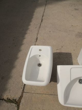 Conjunto de lavabos y bidés