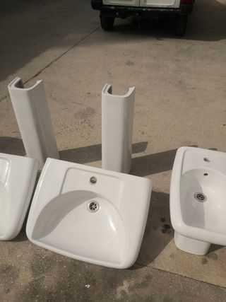 Conjunto de lavabos y bidés
