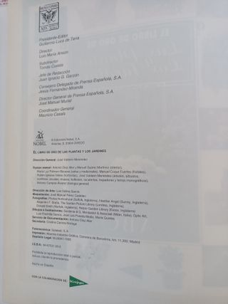 El libro de oro de las plantas y los jardines