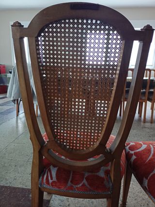 6 Sillas comedor clásicas.