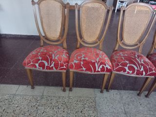 6 Sillas comedor clásicas.