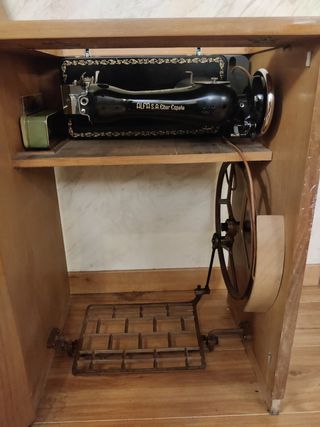 Maquina de coser Alfa