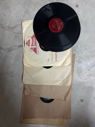 Radio mas tocadiscos antiguo