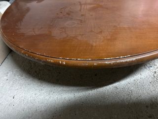 MESA  y 4 SILLAS MADERA.