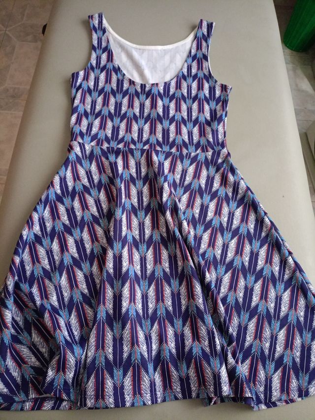 VESTIDO DE VERANO MUJER  8 € LOS DOS