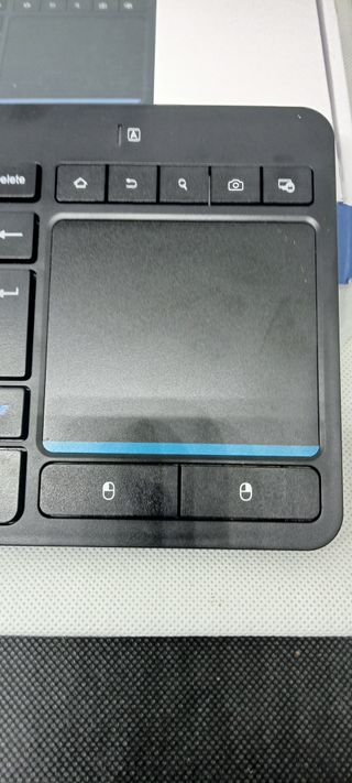 Tastiera Francese e Trackpad senza fili