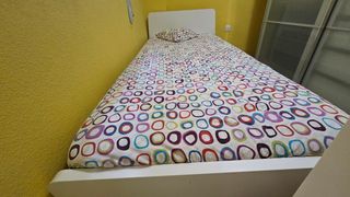 Cama individual estructura y colchón