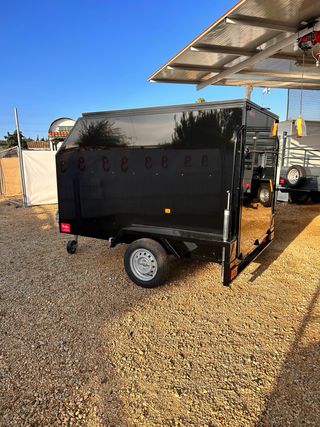 Remolque composite cerrado un eje