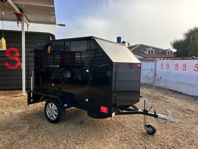 Remolque composite cerrado un eje 