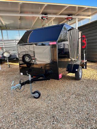 Remolque composite cerrado un eje