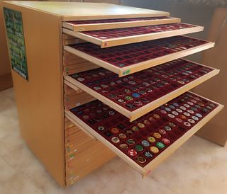 Collezione cappelli/distintivi Corona