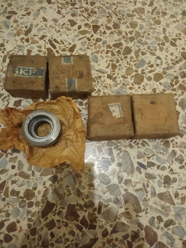 rodamientos skf 54208 J9 axiales de doble efecto 