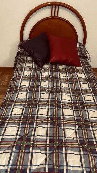 2 edredones y 4 cojines cama 90cm. 