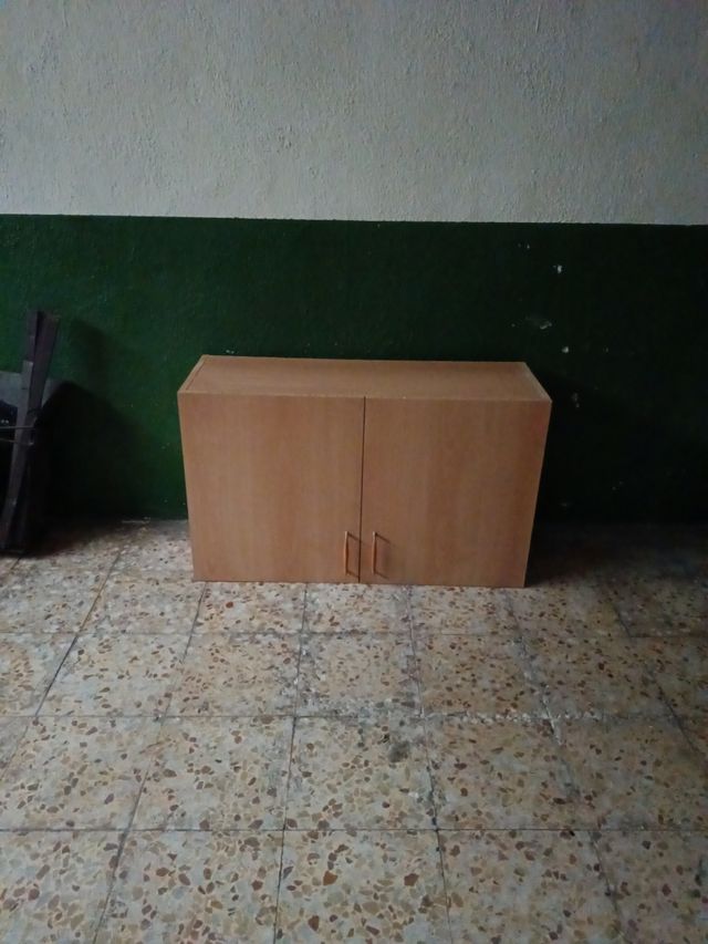 Armario dos puertas con dos baldas