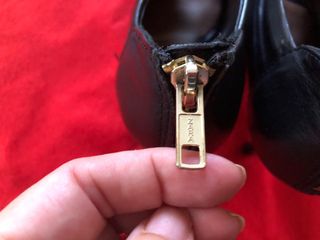 Zapatos negros de tacon de ZARA