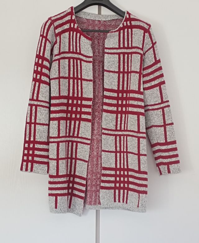 Chaqueta larga gris con rayas granates REBAJADO