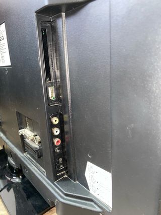 Televisión PHILIPS negra, 24 pulgadas ULTRAFINO.