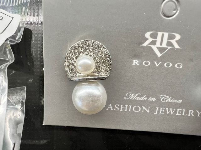 Orecchini nuovi strass e perle