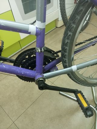 Bicicleta de 24 pulgadas de 18 velocidades.