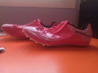 Zapatos de clavos atletismo