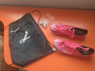 Zapatos de clavos atletismo