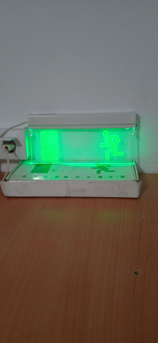 Luminaria salida de emergencia