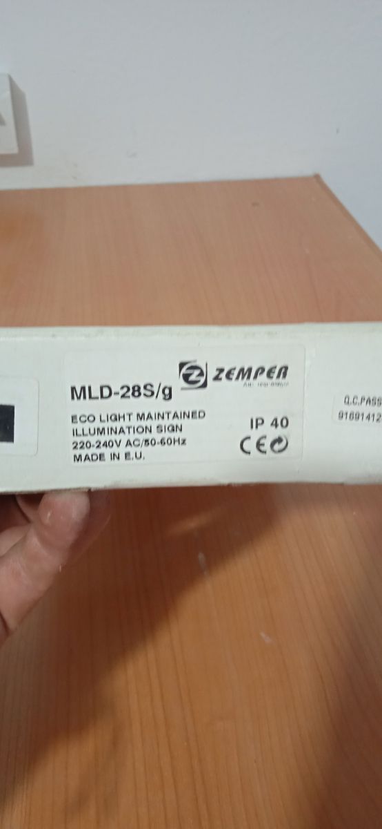 Luminaria salida de emergencia