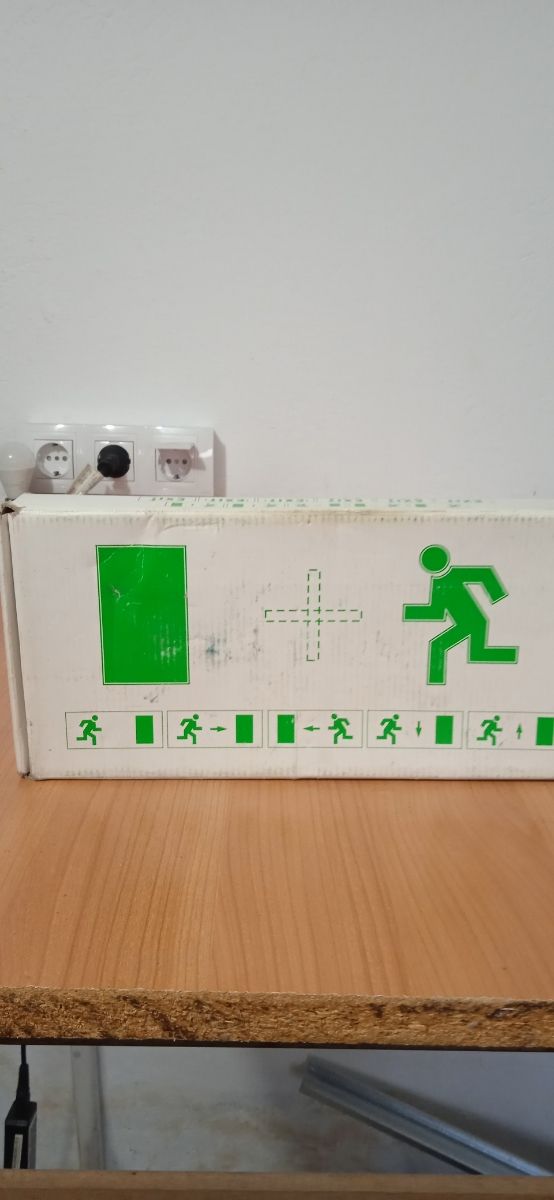 Luminaria salida de emergencia