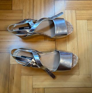 Sandalias plateadas fiesta