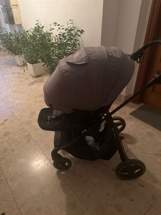 Silla de paseo negra y gris kinderkraft