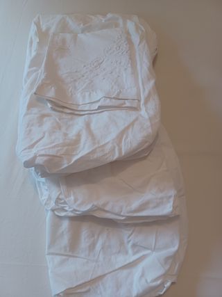 Manta y  sábanas para minicuna