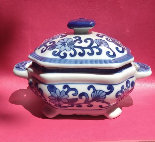 Ciotola con coperchio porta formaggio porcellana