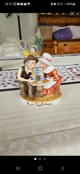 Set 2 statuine 