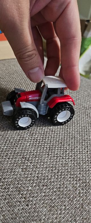 Trattore in plastica