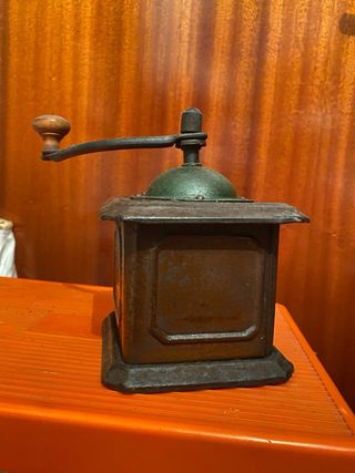 Pezzo da collezione macinini da caffè